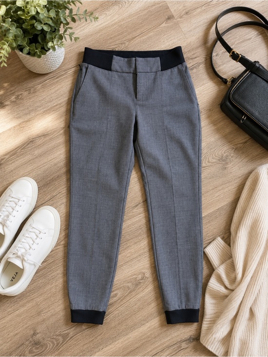 Athleta Pants - Athleta Gray Stretch Ankle Jogger Pants Women’s Size 2 Travel Comfort 28” Inseam